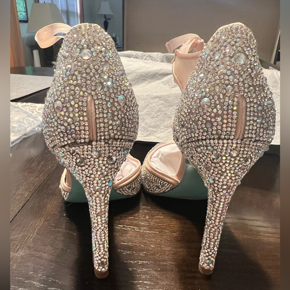 NEW Betsey Johnson Pumps - Picture 15 of 16